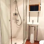 Cozy Stylish 2-bedroom Near Road, 5min To Gondola & Bars בנסקו