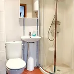 דירה Cozy Stylish 2-bedroom Near Road, 5min To Gondola & Bars בנסקו