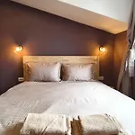 Cozy Stylish 2-bedroom Near Road, 5min To Gondola & Bars בנסקו