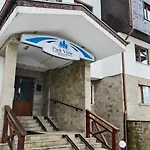 Cozy Stylish 2-bedroom Near Road, 5min To Gondola & Bars * בנסקו