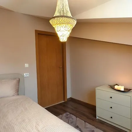 Cozy Stylish 2-bedroom Near Road, 5min To Gondola & Bars * Bansko