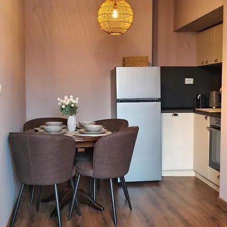 Cozy Stylish 2-bedroom Near Road, 5min To Gondola & Bars